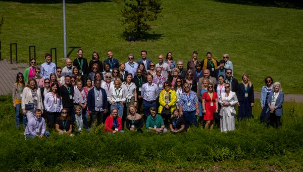 IROICA Emü group photo